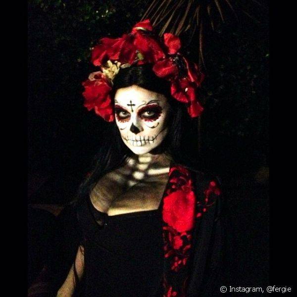 A cantora Fergie j? usou a fantasia de caveira mexicana em um Halloween